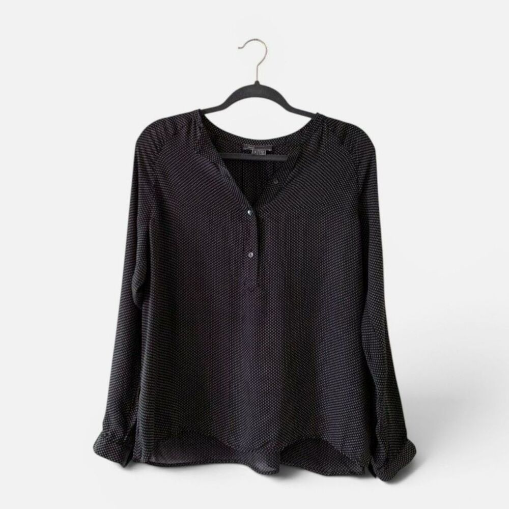 Vince Silk Blouse Sz Small Black Micro Geo Print Pullover Button Neck Flowy Top
